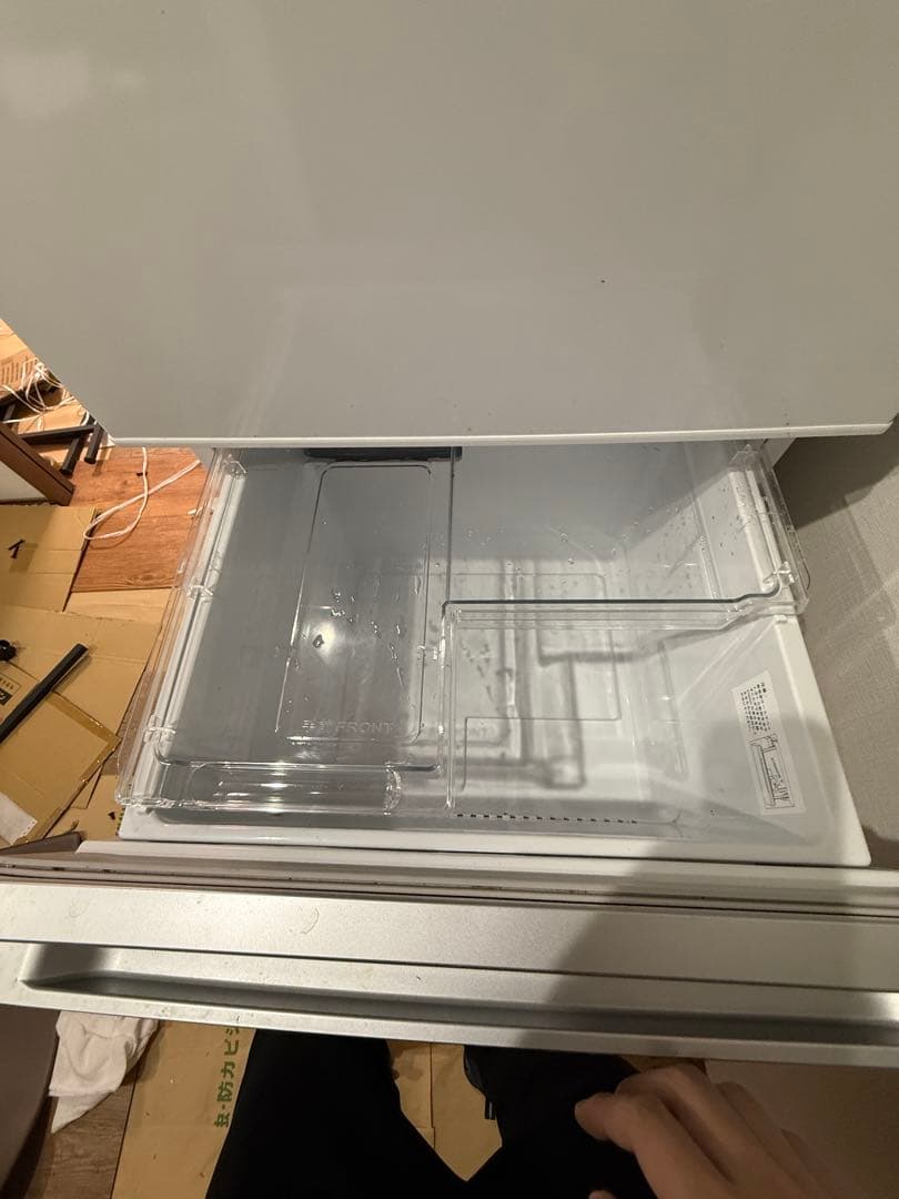 冷蔵庫　ハイセンス 282L ホワイトHR-D2801W 3ドア 右開き