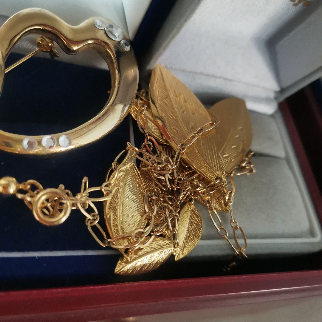 遺品整理 大量アクセサリー 刻印 指輪 金色 喜平 ネックレス ブローチ 古酒