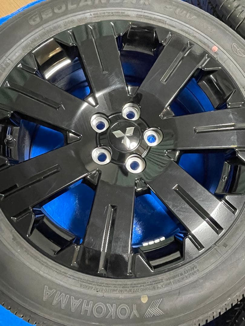 三菱デリカD5 シャモニー タイヤ ホイール【新車外し】1点ずつ出品　（1/4）