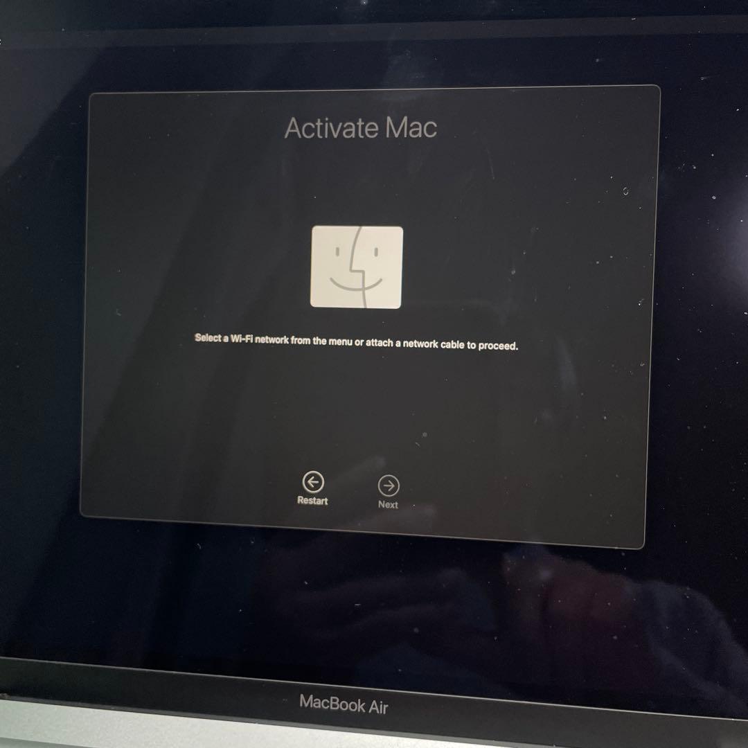 〈X’mas特価〉Apple MacBook Air 13インチ【ポーチ付】