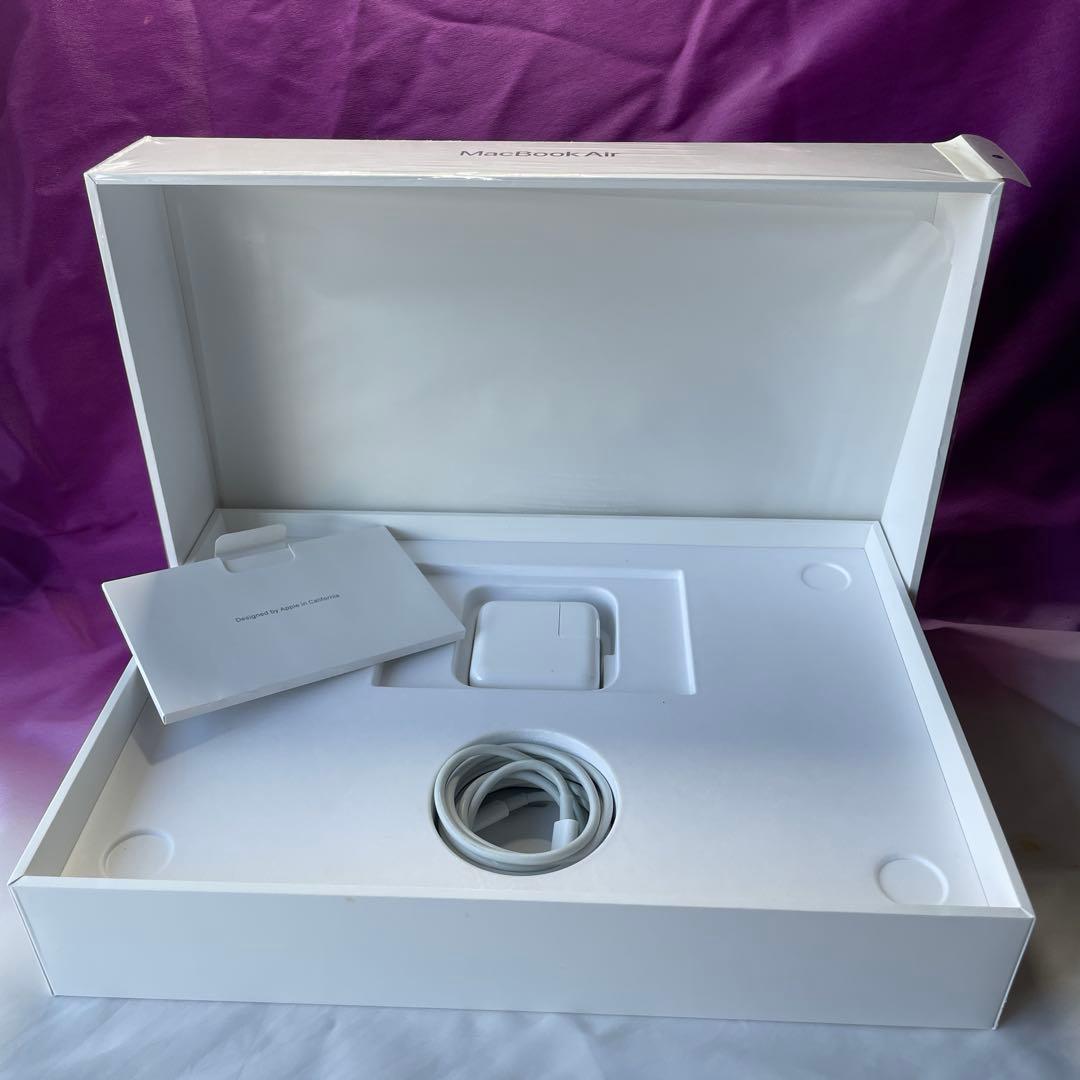 〈X’mas特価〉Apple MacBook Air 13インチ【ポーチ付】