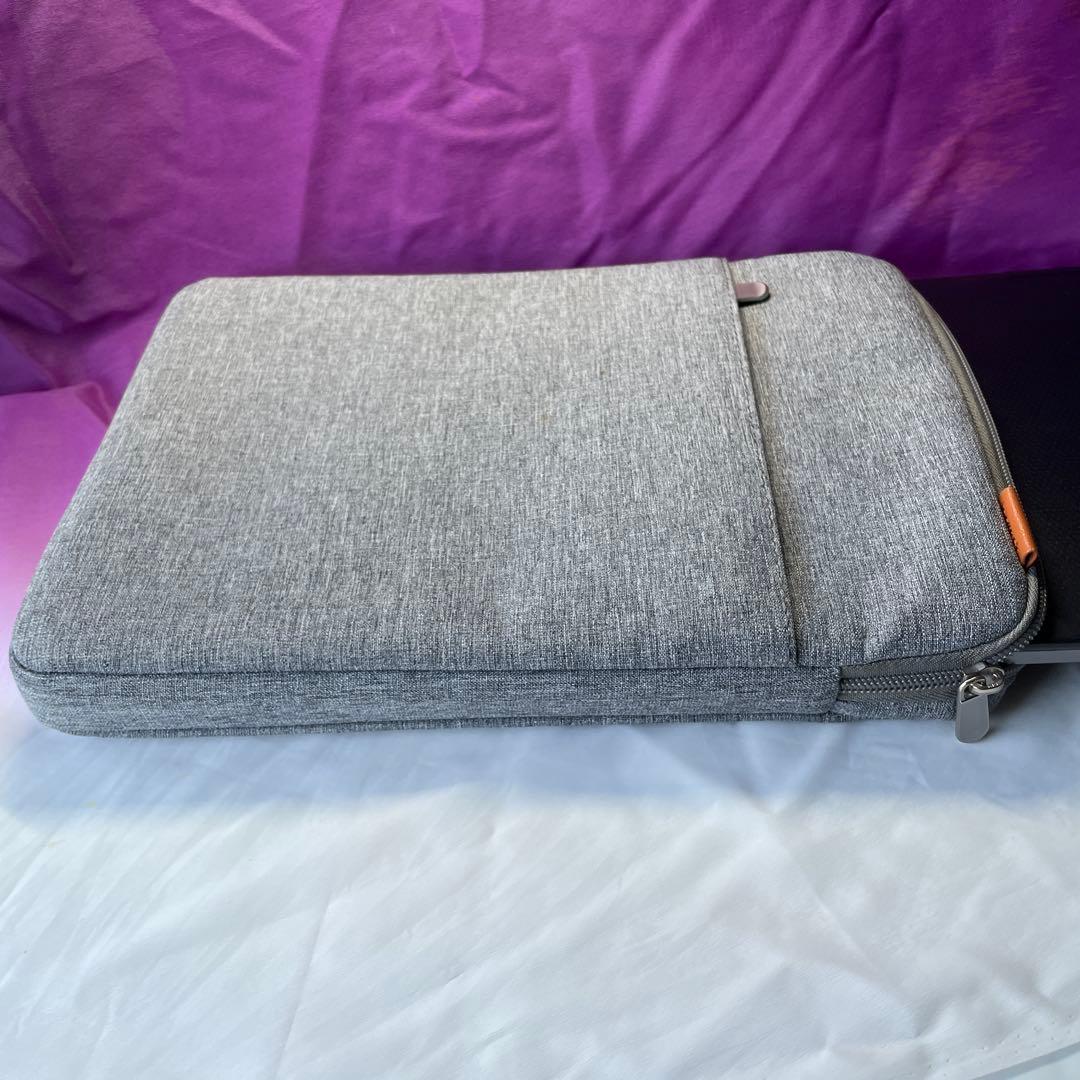 〈X’mas特価〉Apple MacBook Air 13インチ【ポーチ付】