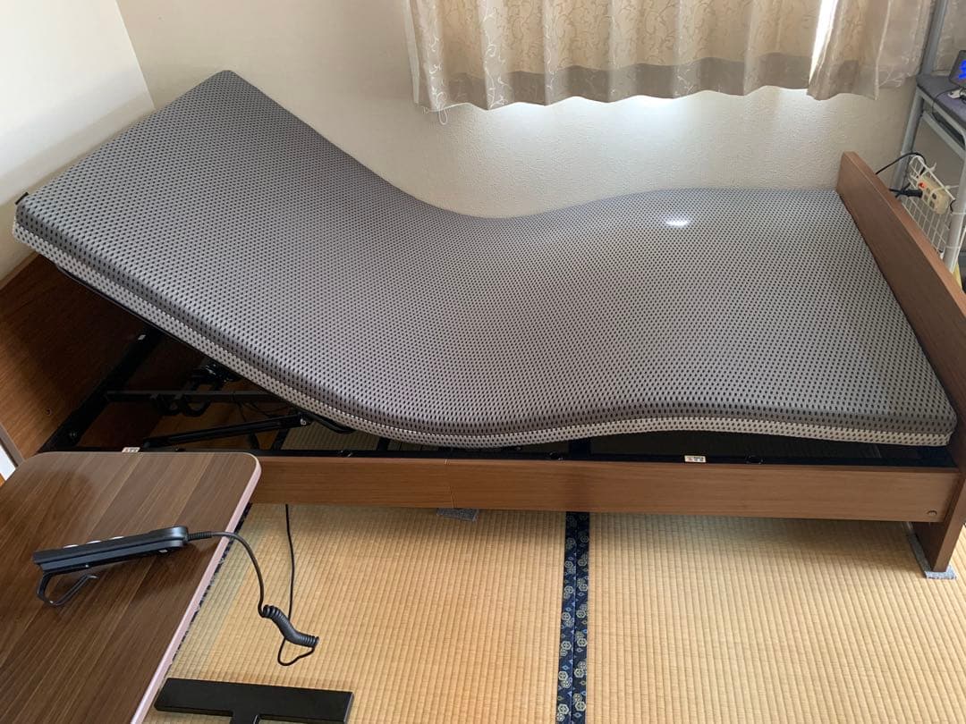 【あかぽんさん専用】ニトリ　リクライニングベット・昇降テーブル・ベットガード