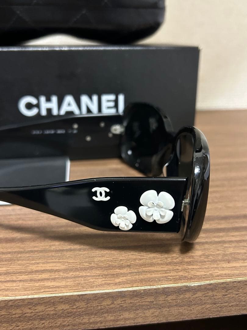 CHANEL カメリアモチーフサングラス　ジャンク品