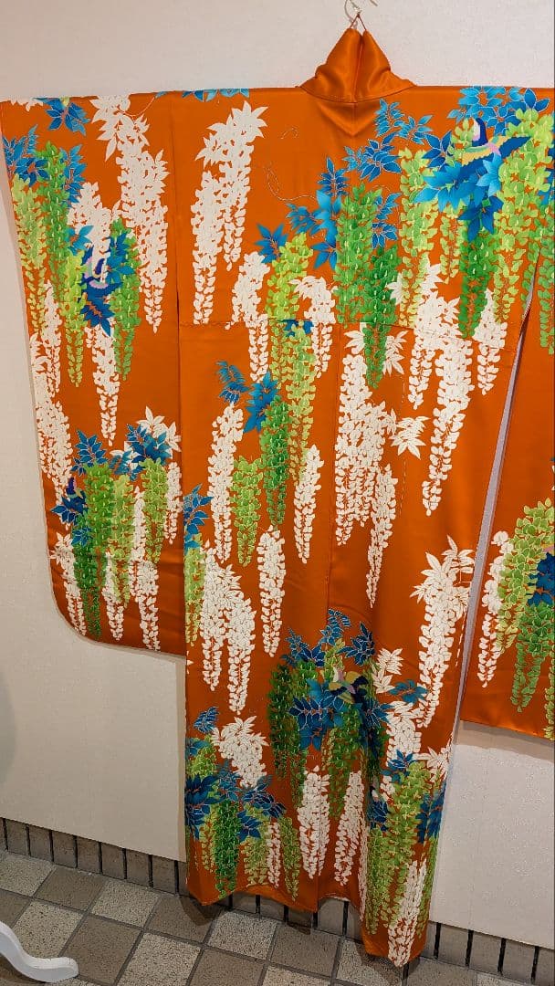 【新品】振袖 オレンジ 藤の花と鳥柄•Мサイズ