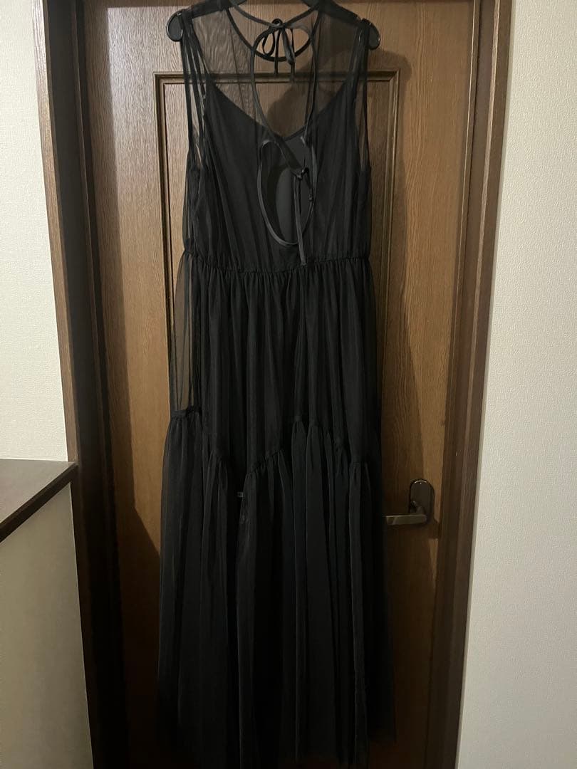 Ameri　BLACK TULLE WAVE TIERED DRESS