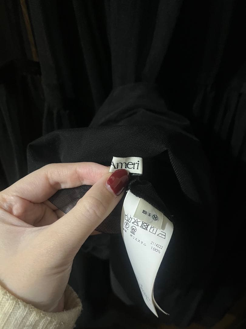 Ameri　BLACK TULLE WAVE TIERED DRESS