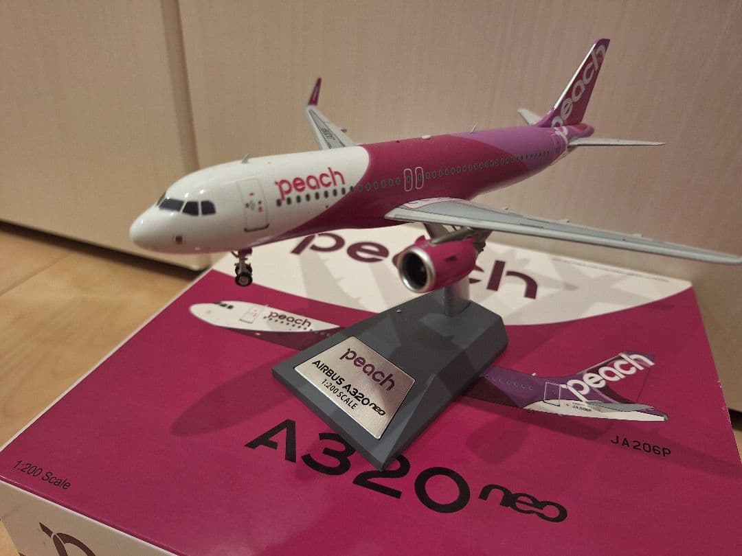 航空機・ヘリコプター J-Fox Peach A320Neo JA206P