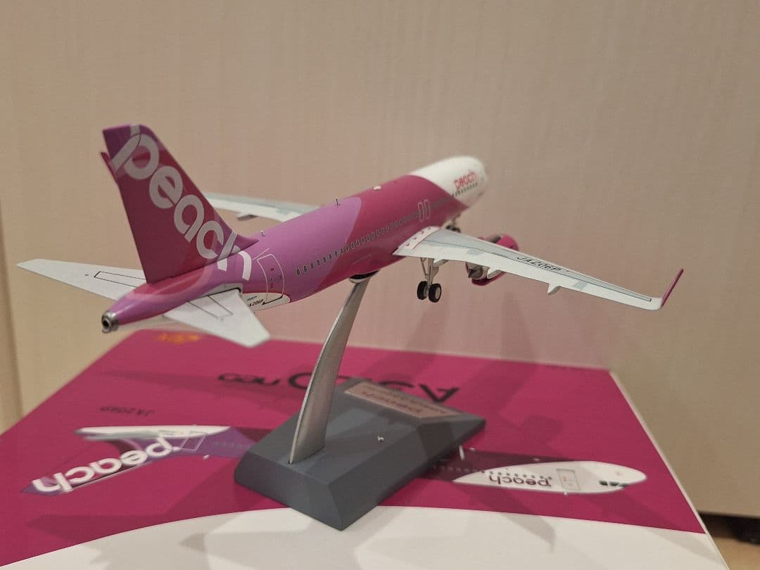 航空機・ヘリコプター J-Fox Peach A320Neo JA206P
