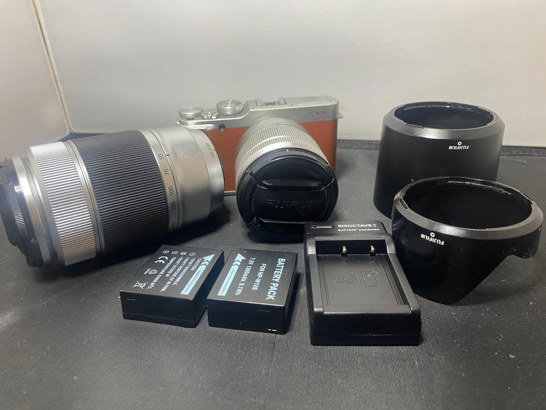 値下けしました！Fuji X-m1ミラーレス16-50と50-230電池も2個