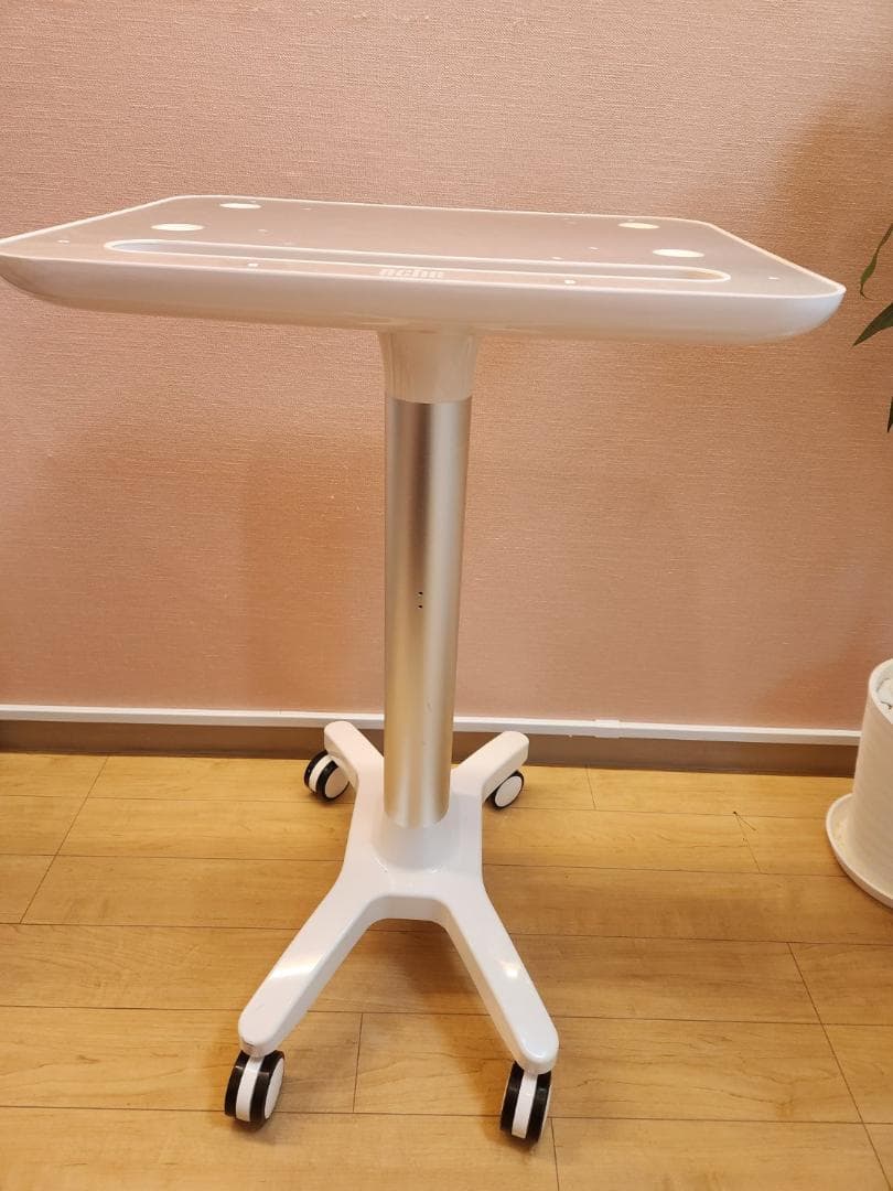 adile 美容機器専用台ホワイト