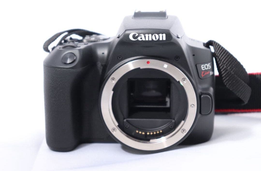 美品✨Canon EOS Kiss X10 一眼レフ 標準ズームレンズセット