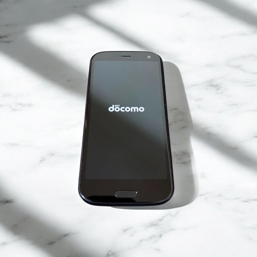 【美品】docomo らくらくスマートフォン F-52B ネイビー