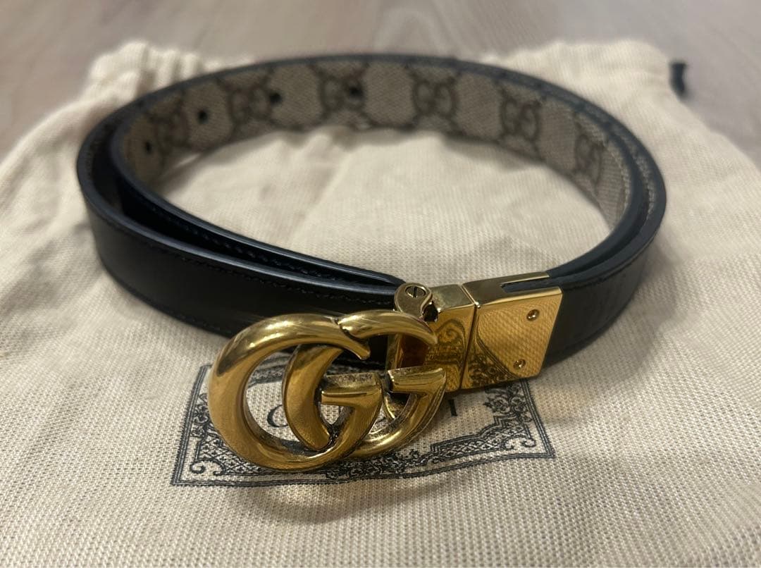 GUCCI ブラックレザー GGパターン ベルト