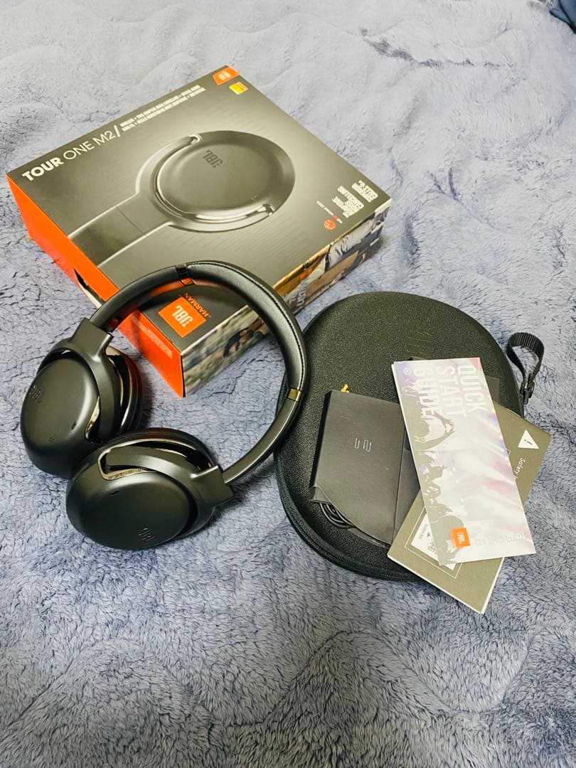 ヘッドホン jbl tour one m2