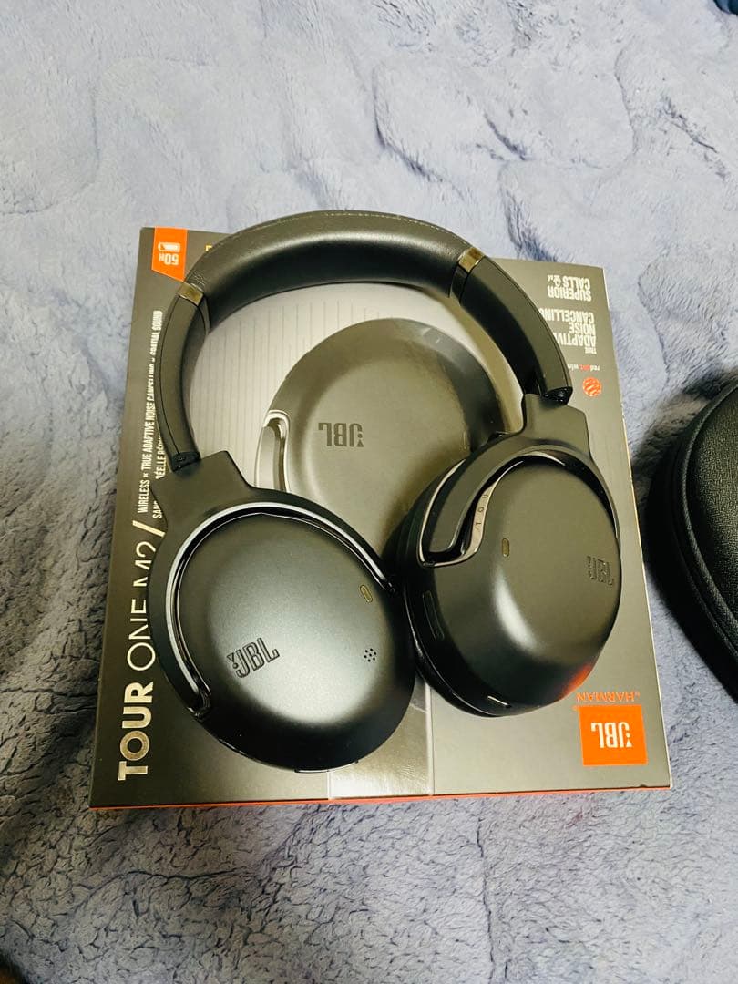 ヘッドホン jbl tour one m2