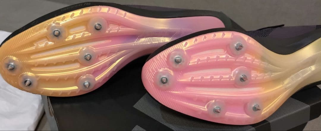 4日まで最終値下げ【美品】【アディゼロフィネス2】スパイク　28.5センチ