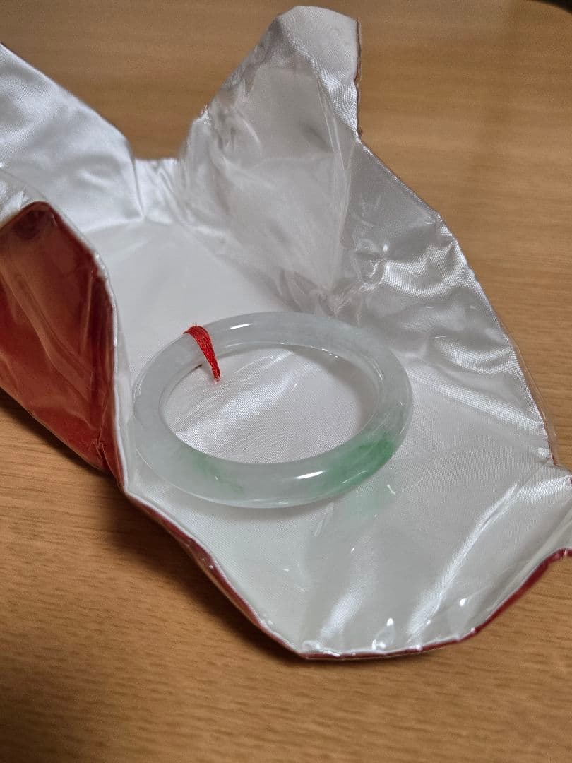 【AKARU】翡翠バングル