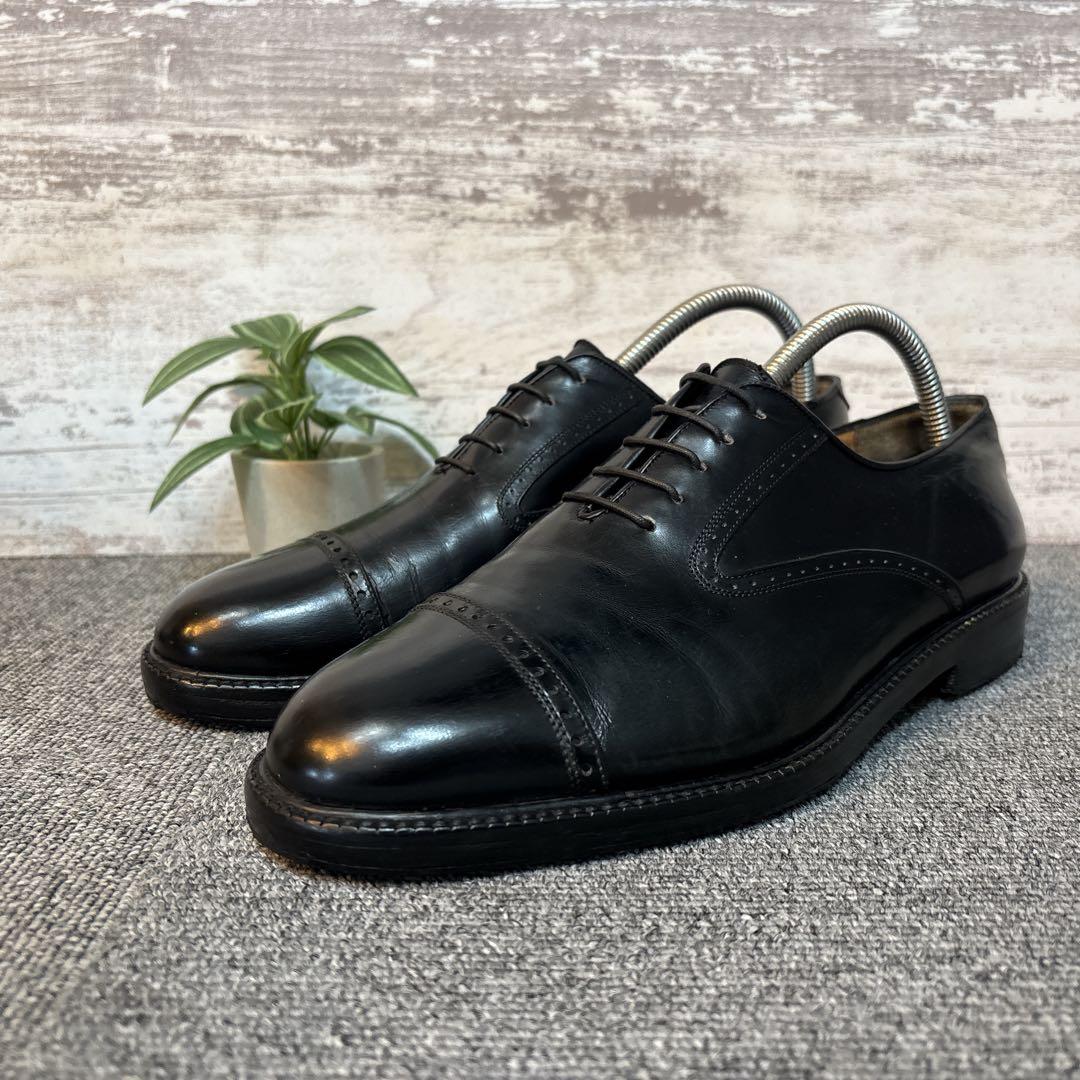 サルバトーレフェラガモ レザーシューズ ストレートチップ 黒 7.5