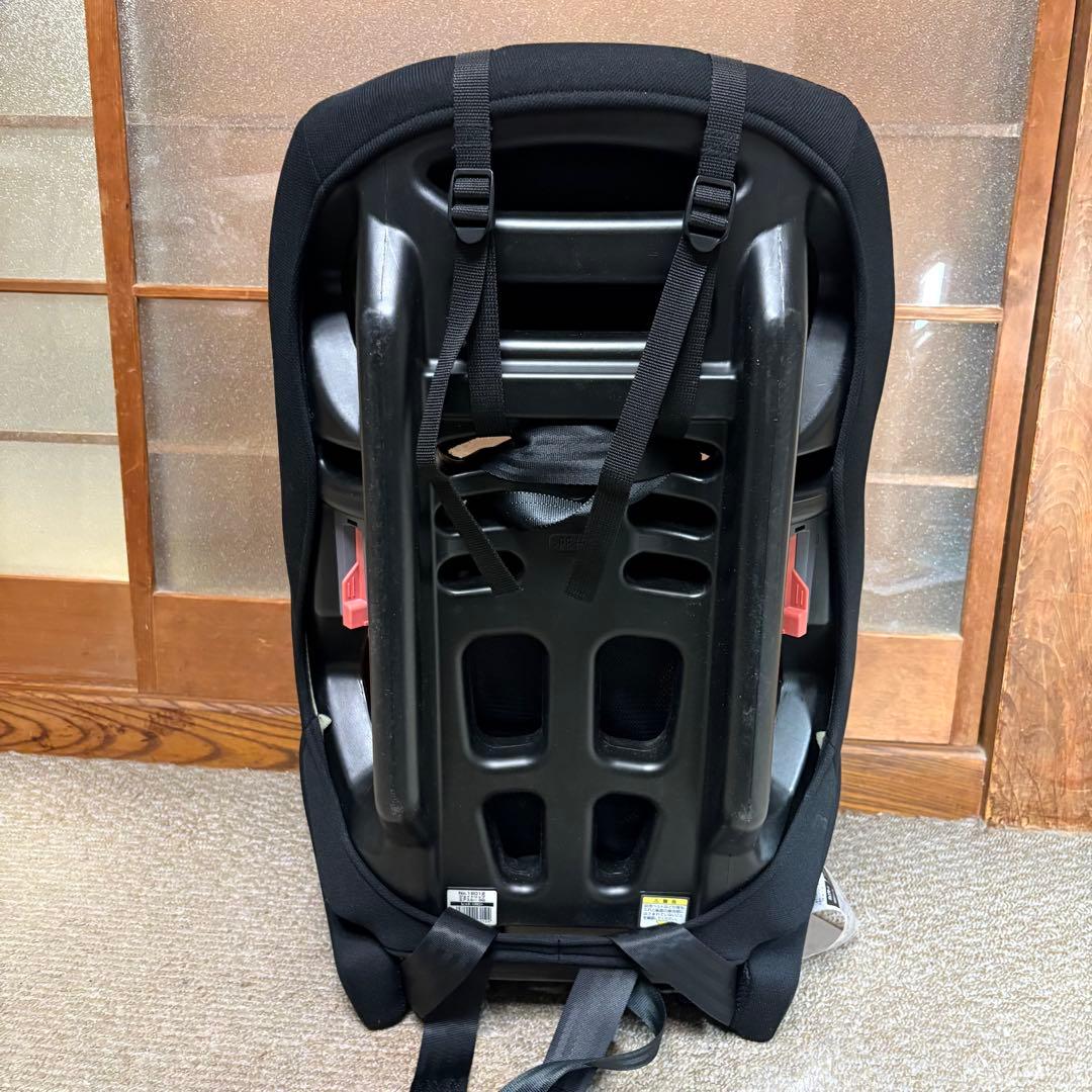 美品 コンビ シートベルト固定 チャイルド&ジュニアシート