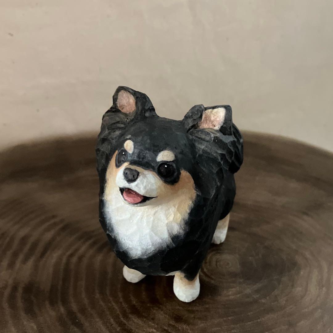 木彫りのチワワ(ブラック&タン)