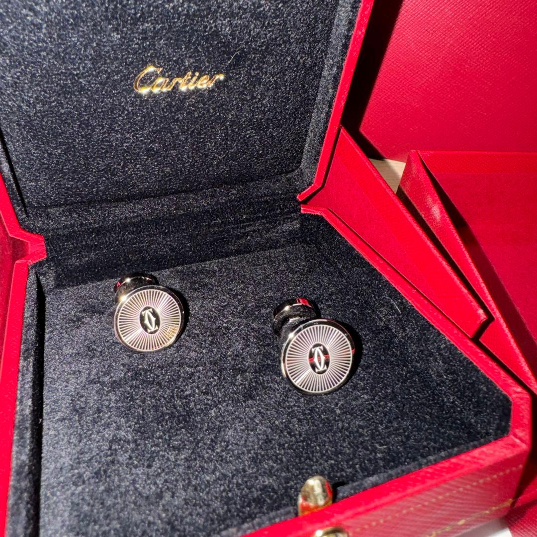 【新品未使用】カルティエ カフリンクス 箱、袋付き