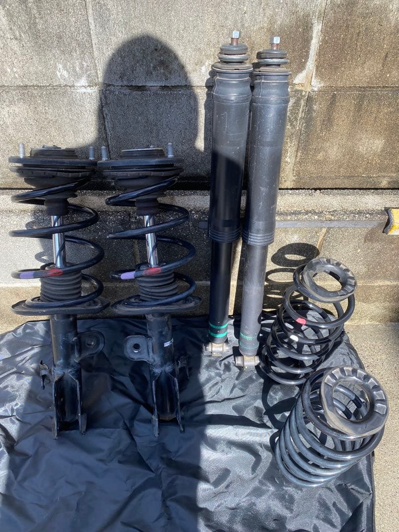 30プリウス 純正サスペンション