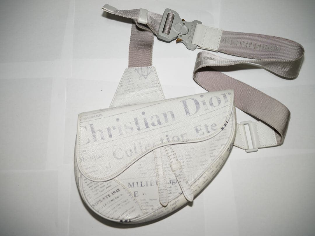 Christian Dior ニュースペーパープリント ボディバッグ