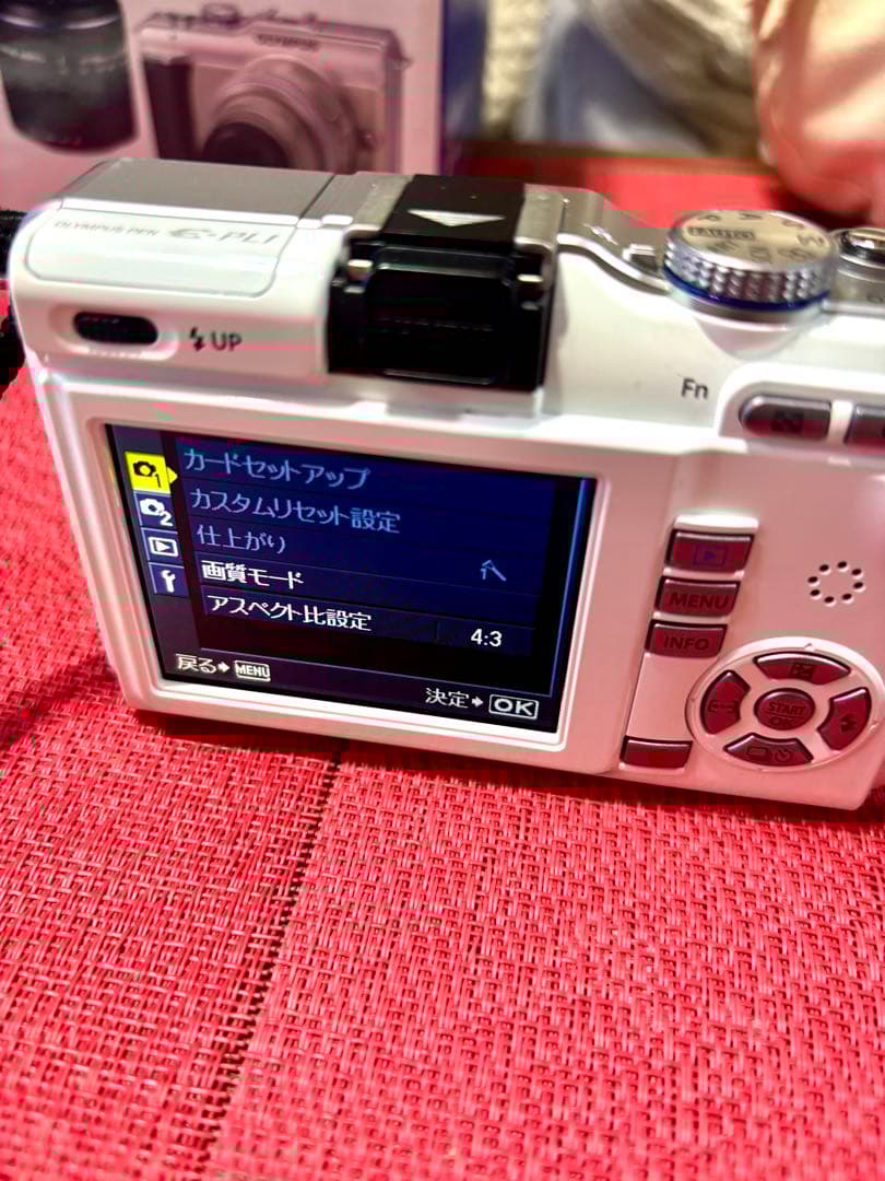 オリンパスPEN E-PL1 ダブルズームキット ホワイト&限定バッグ &3脚