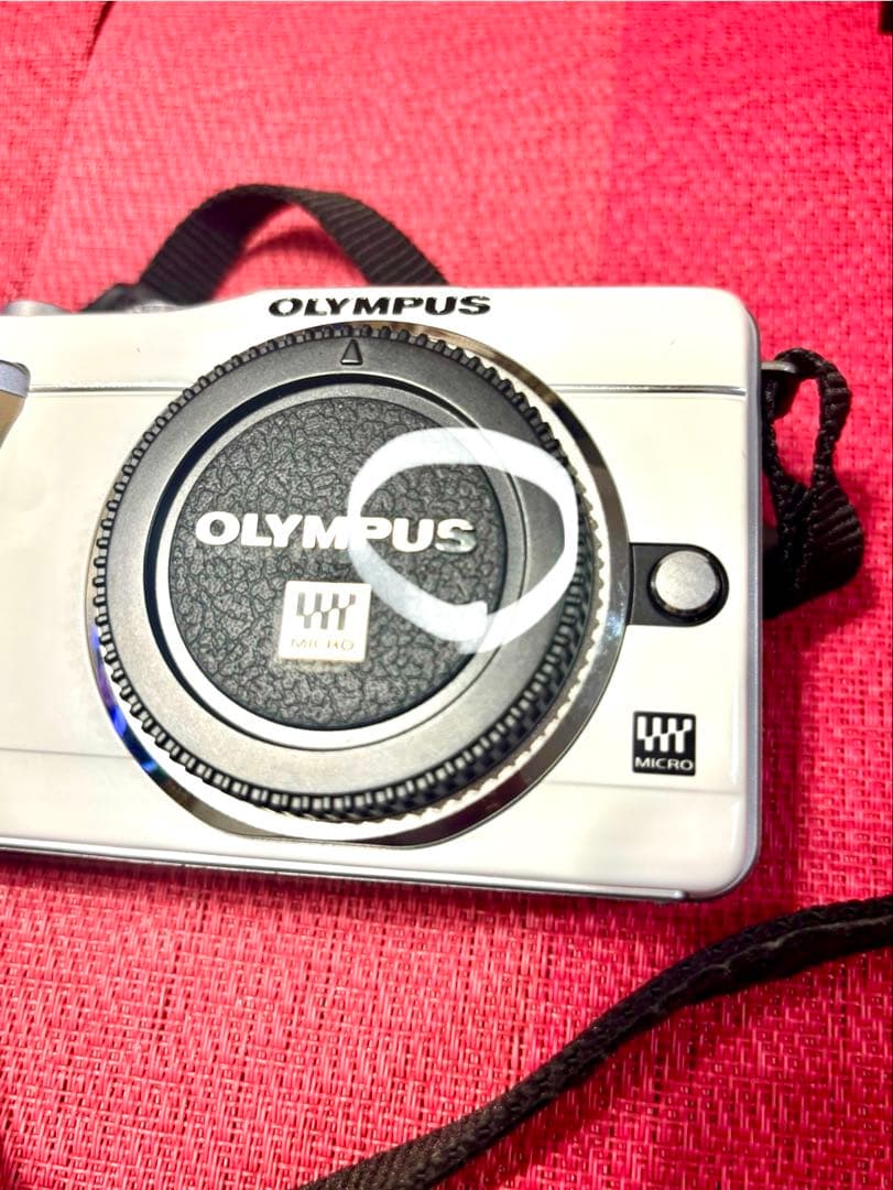 オリンパスPEN E-PL1 ダブルズームキット ホワイト&限定バッグ &3脚