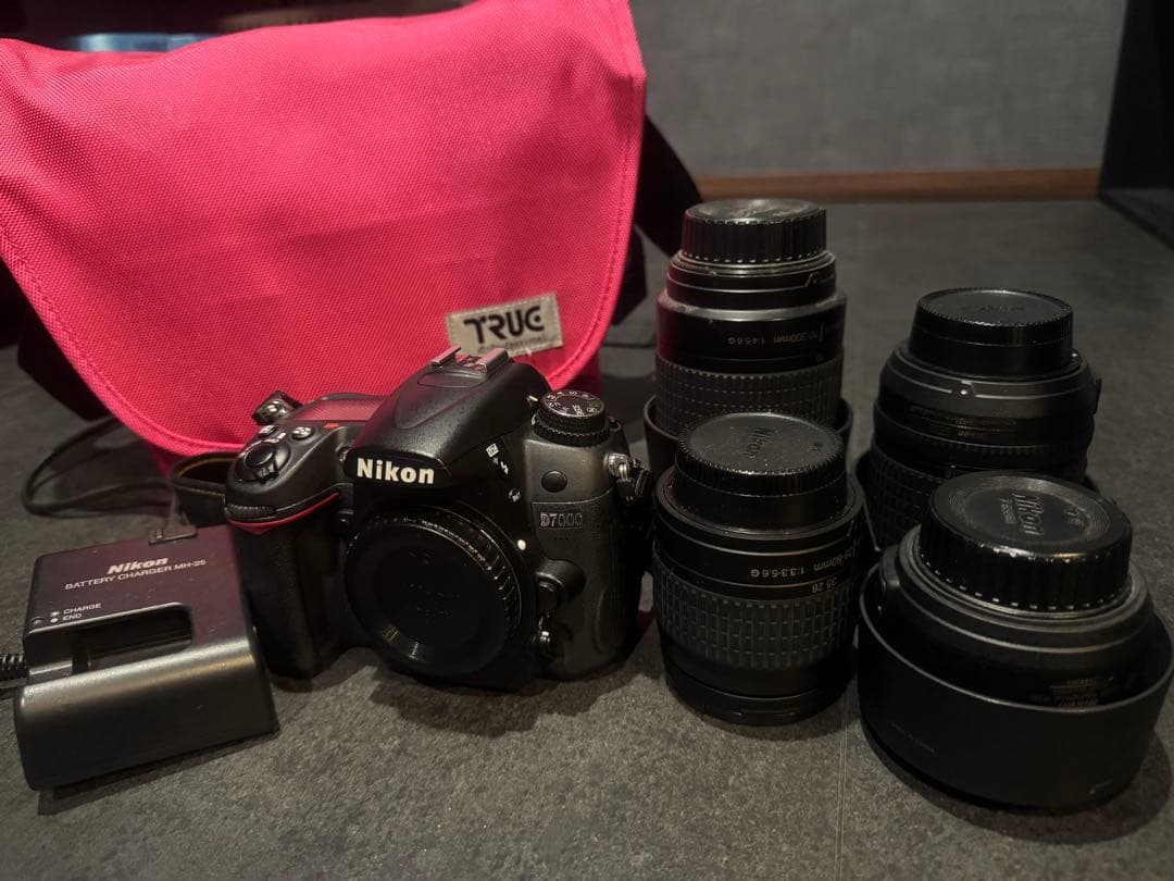 Nikon D7000 デジタル一眼レフカメラ