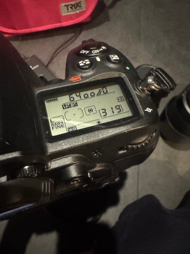 Nikon D7000 デジタル一眼レフカメラ