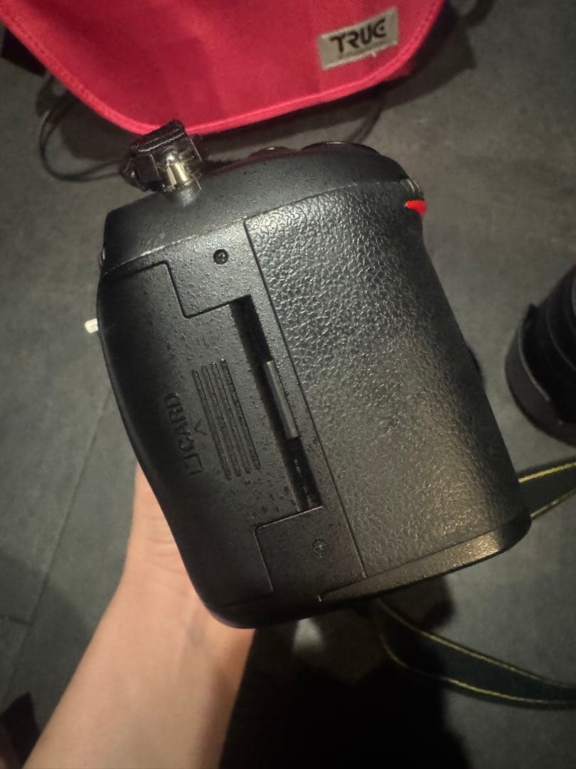 Nikon D7000 デジタル一眼レフカメラ