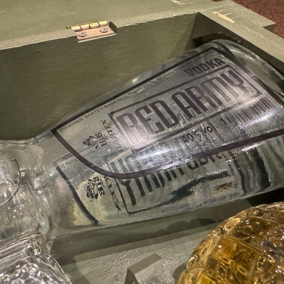 カラシニコフ ウォッカ RED ARMY VODKA AK-47