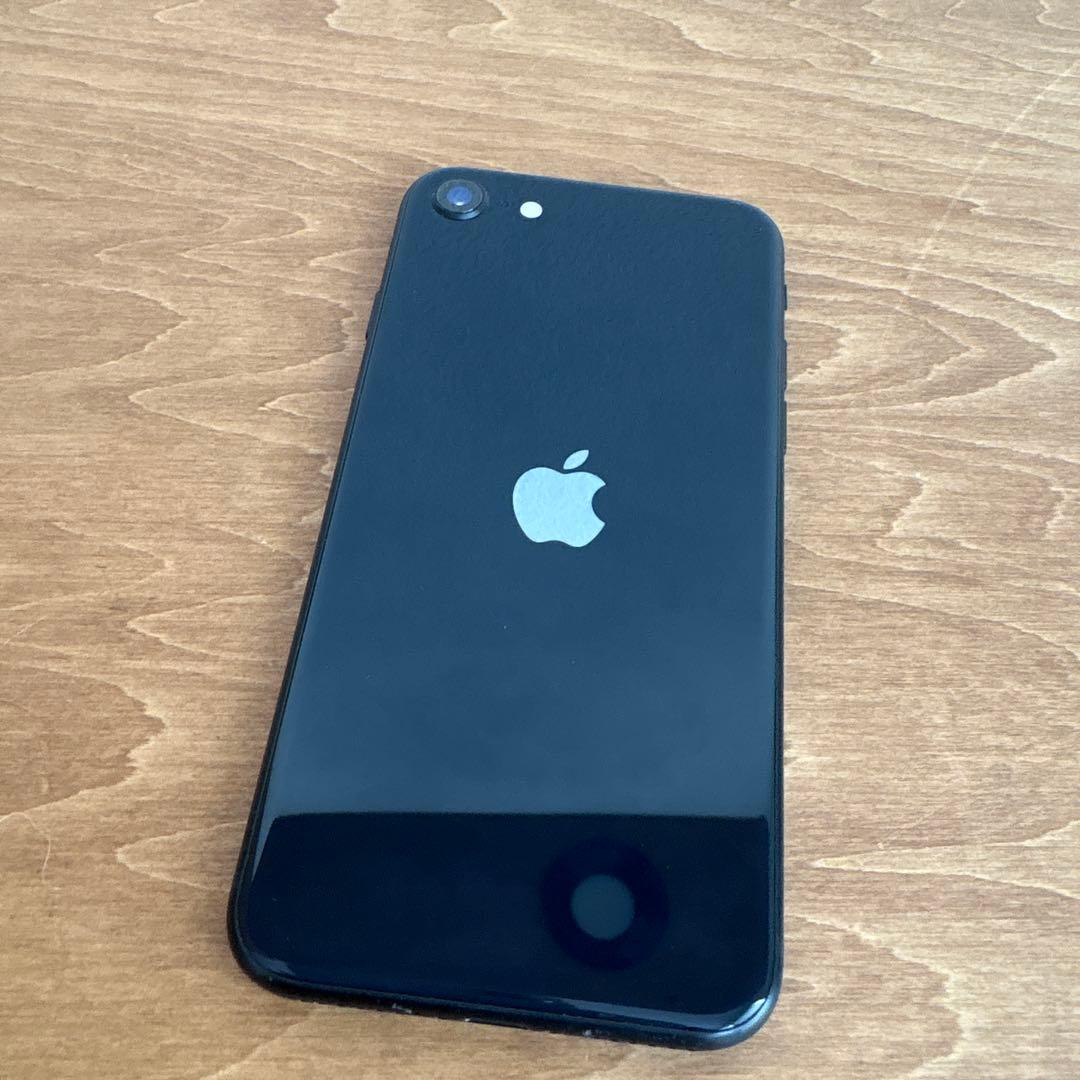 iPhone SE ブラック　64GB