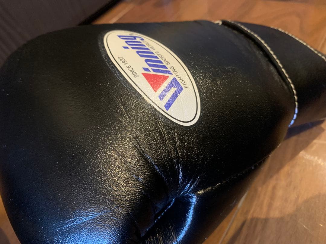 Winning ボクシンググローブ 8oz ブラック　箱付き