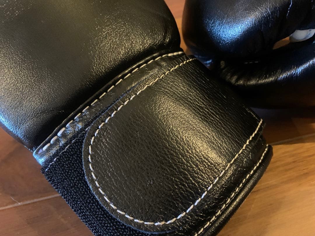 Winning ボクシンググローブ 8oz ブラック　箱付き