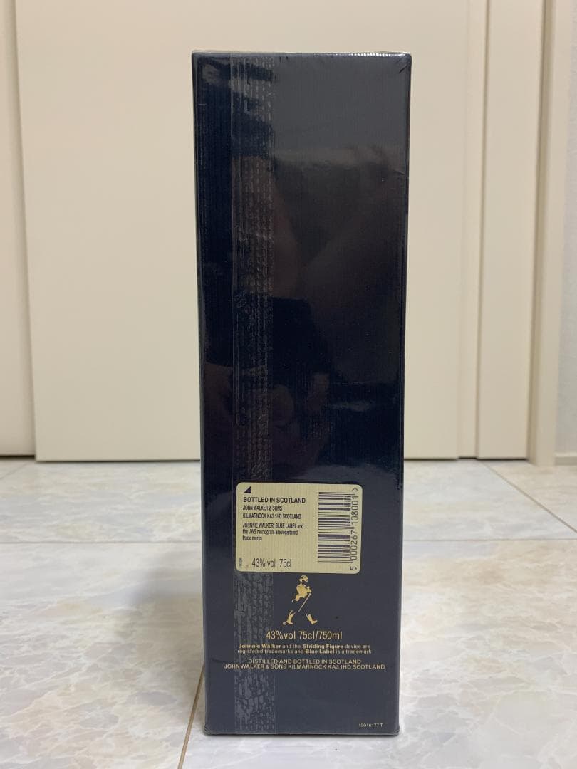 ウイスキー JOHNNIE WALKER Blue Label 750ml