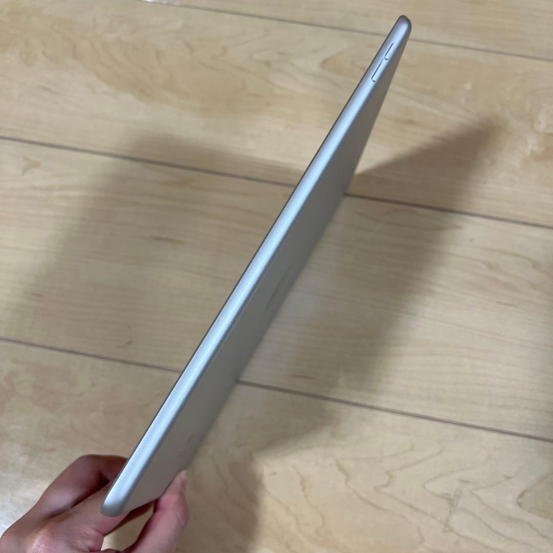 【美品】iPad 第7世代 32GB Wi-Fi MW752J/A シルバー