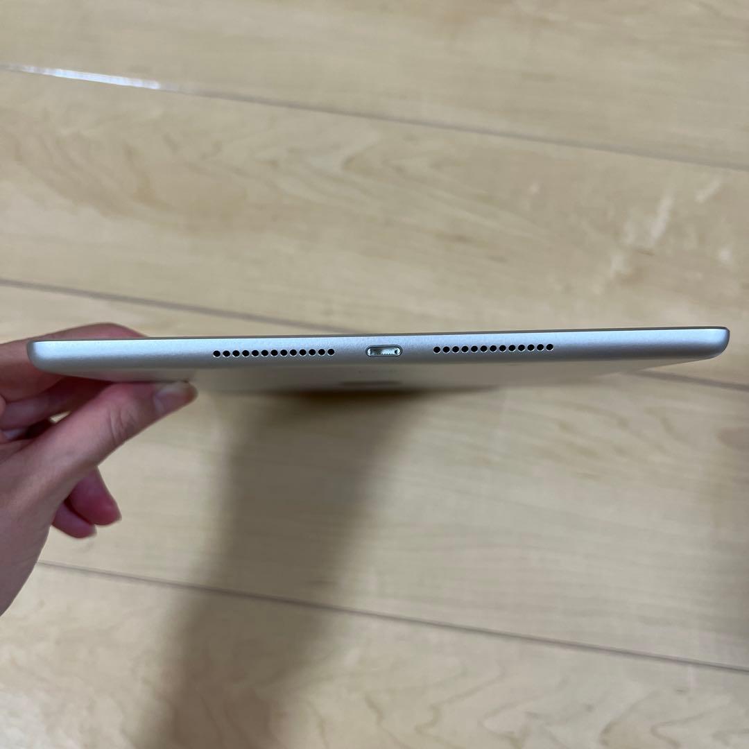 【美品】iPad 第7世代 32GB Wi-Fi MW752J/A シルバー
