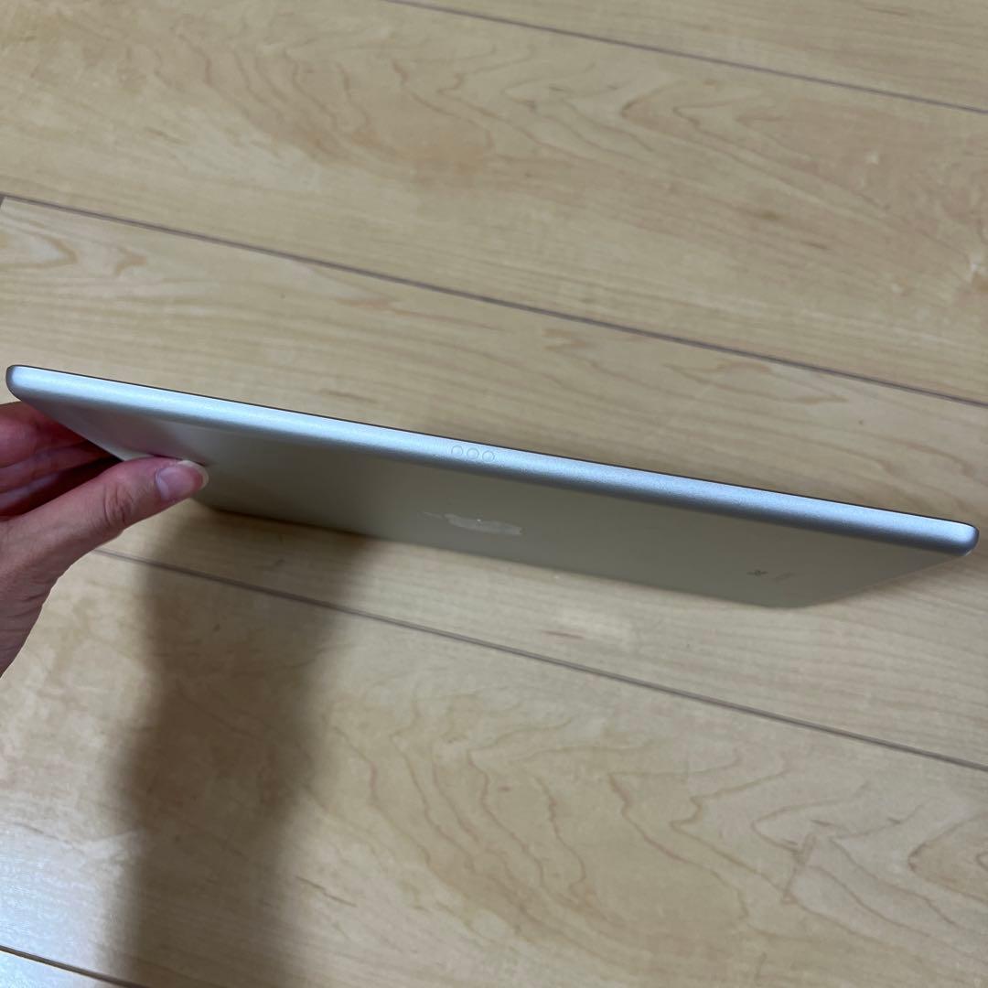 【美品】iPad 第7世代 32GB Wi-Fi MW752J/A シルバー