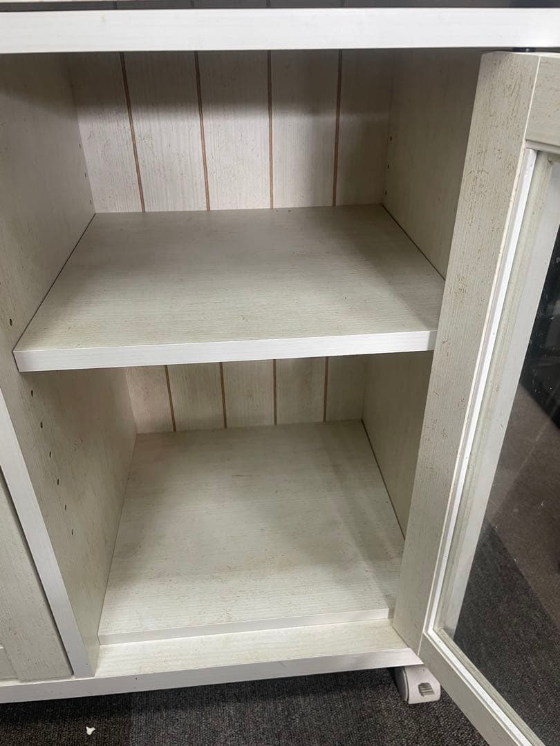 ニトリ　ホワイト収納キャビネット