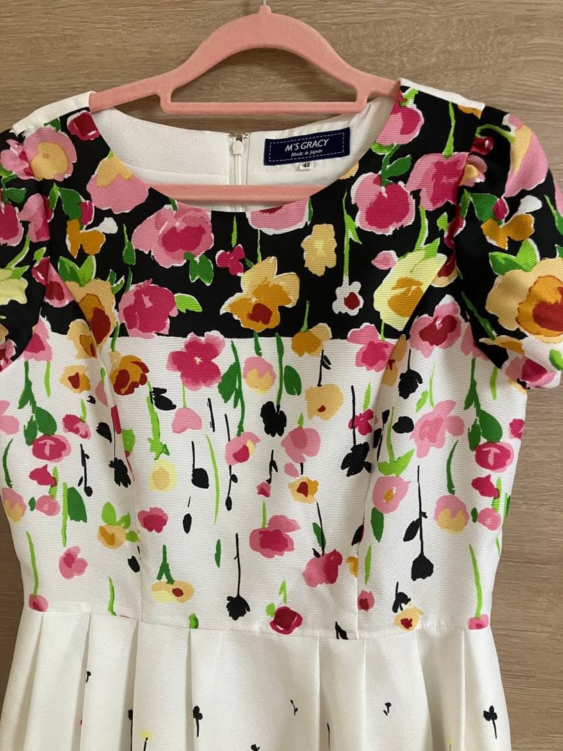 エムズグレーシー　花柄 半袖ひざ丈ワンピース42