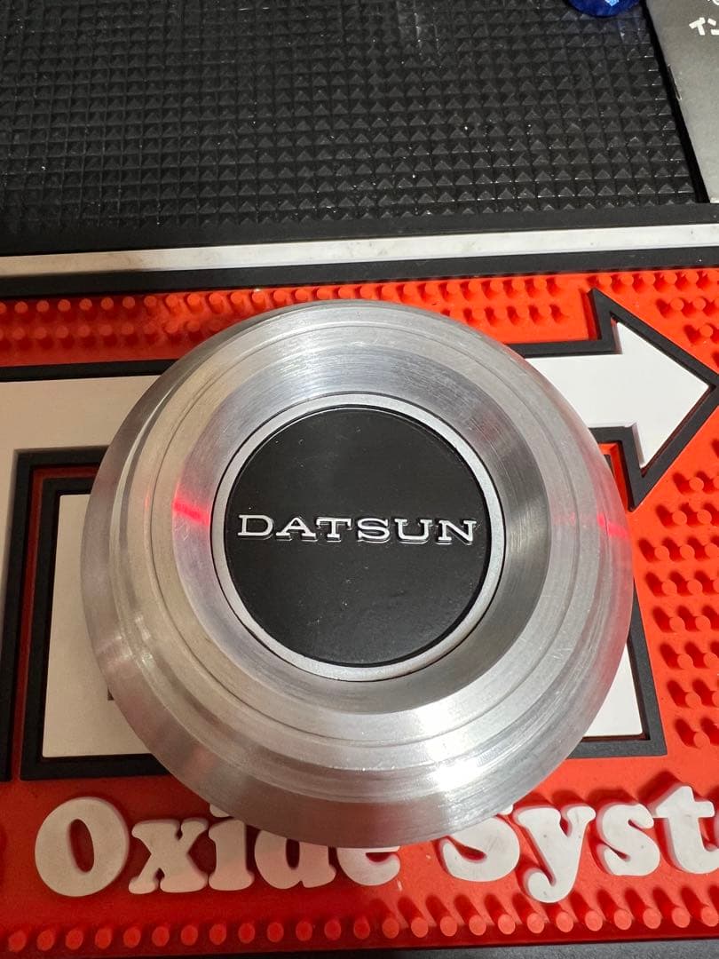 ダットサンコンペハンドル用ホーンボタンアルミ削り出し