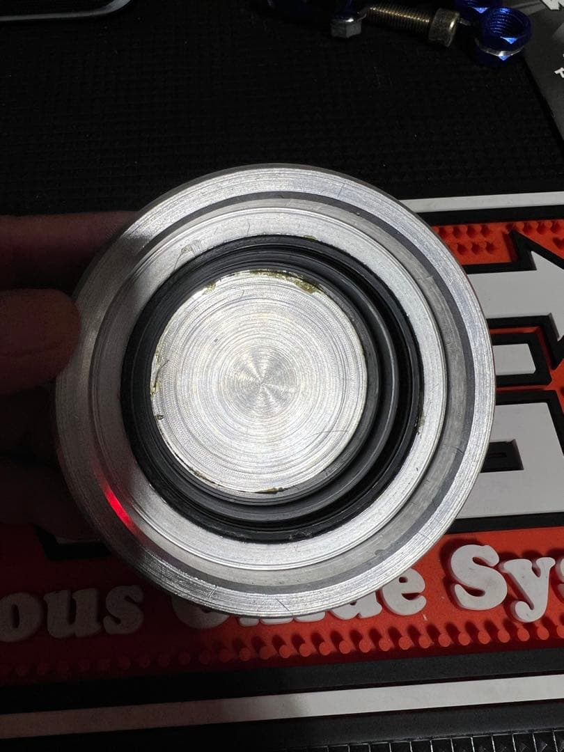 ダットサンコンペハンドル用ホーンボタンアルミ削り出し