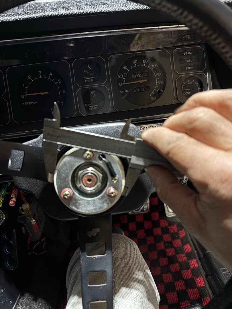 ダットサンコンペハンドル用ホーンボタンアルミ削り出し