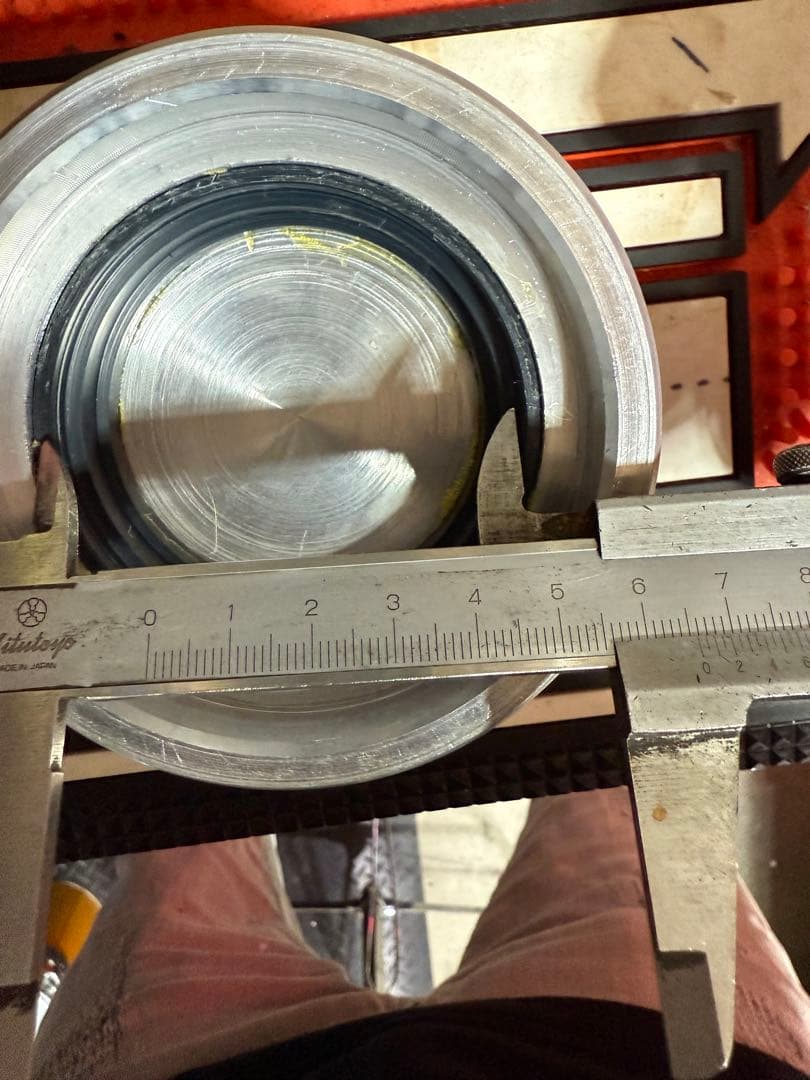 ダットサンコンペハンドル用ホーンボタンアルミ削り出し