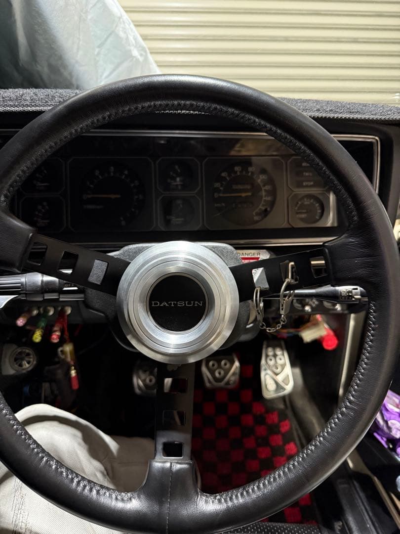 ダットサンコンペハンドル用ホーンボタンアルミ削り出し