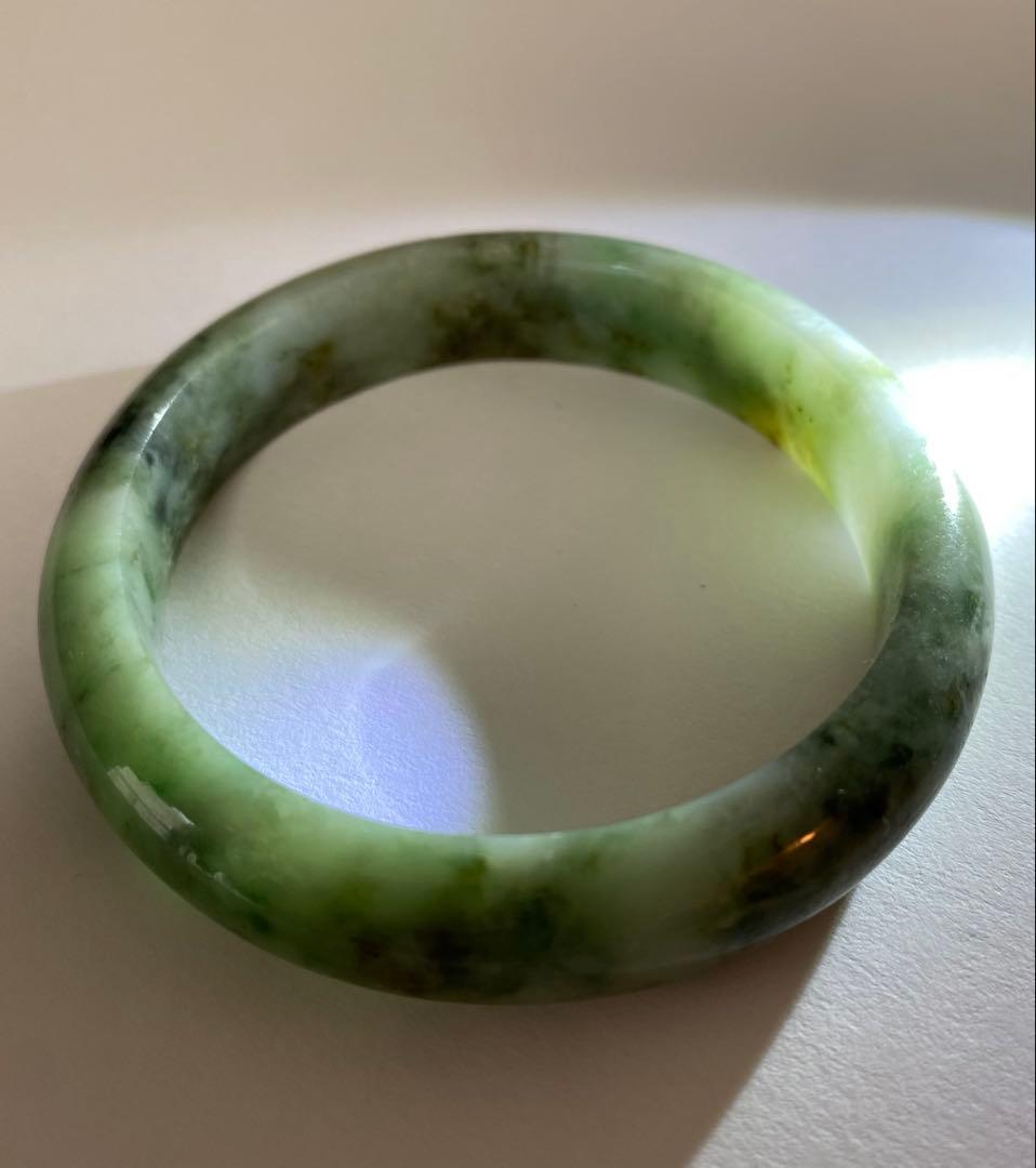 ミャンマー産天然翡翠バングル【Type A】58mm