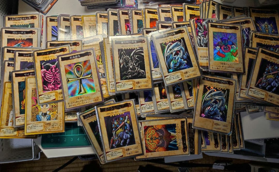 ま*し様 【匿名配送】バンダイ版遊戯王　500枚以上まとめ売り